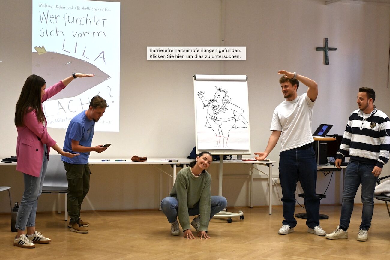 Studierende im Seminarraum
