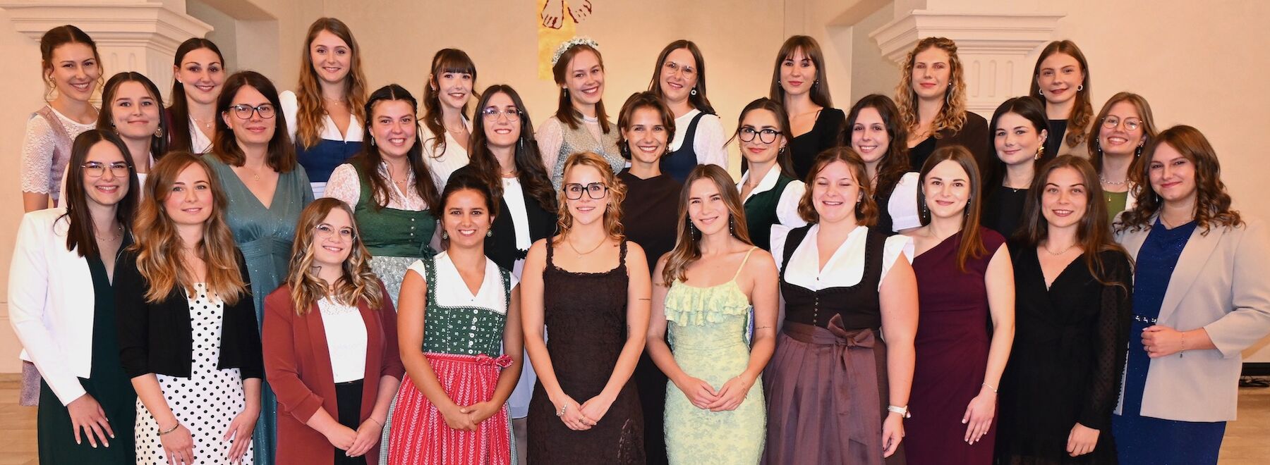 Gruppenbild, Absolvent*innen des Bachelorstudiums