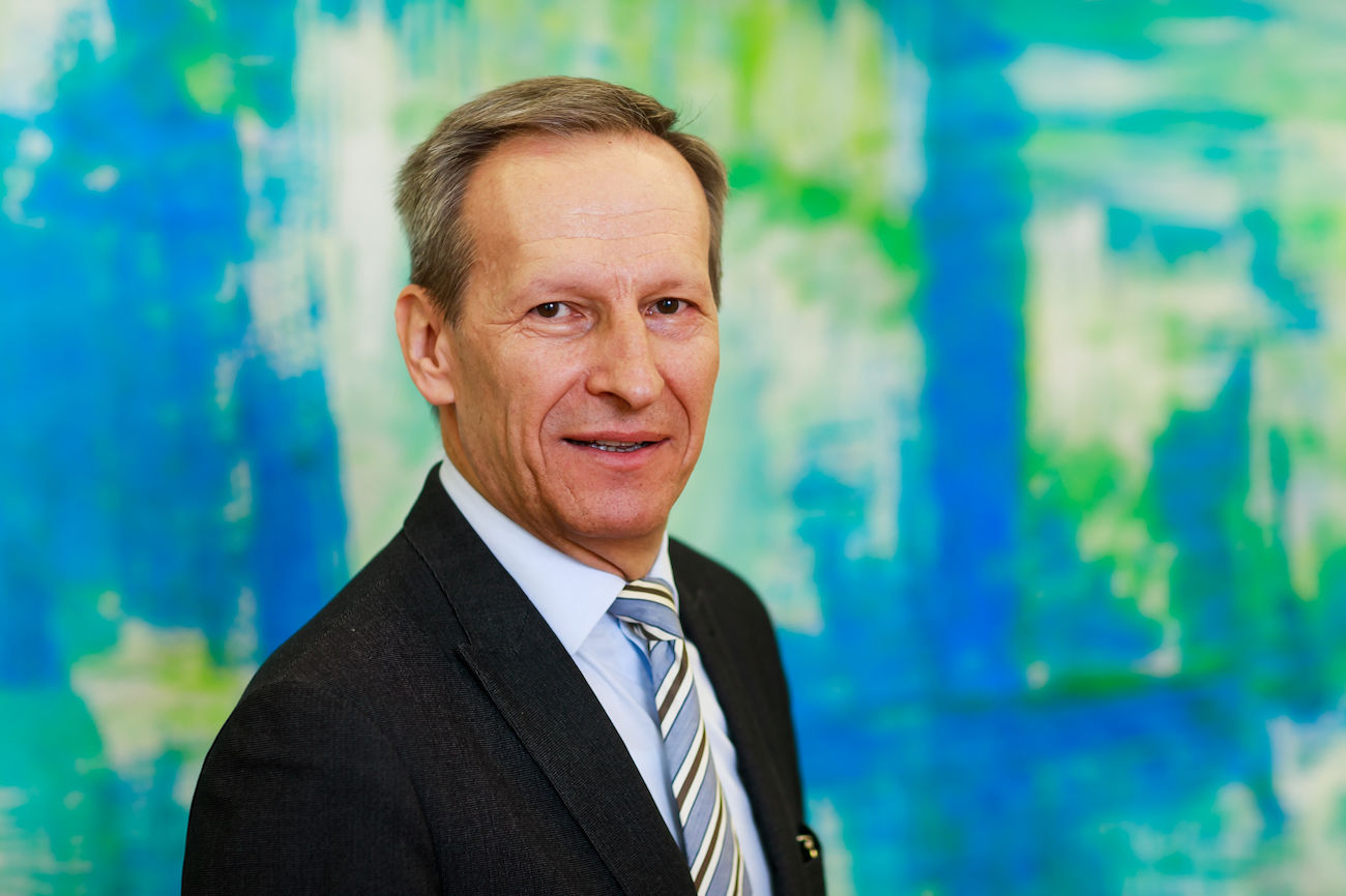 Hofrat HS-Prof. Mag. Dr. Siegfried Barones