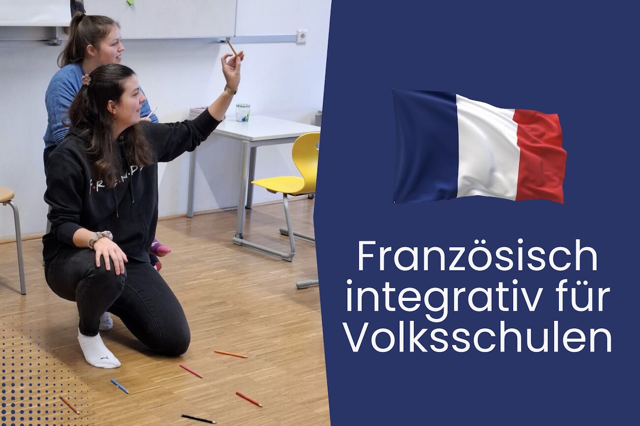Dekorativbild: Studierende im Klassenzimmer & die Flagge von Frankreich